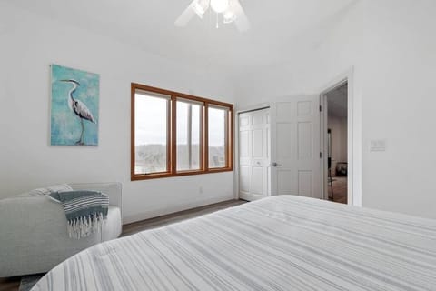 Lake Mansion On The Hill wPanoramic Views & Dock House in Lynchburg