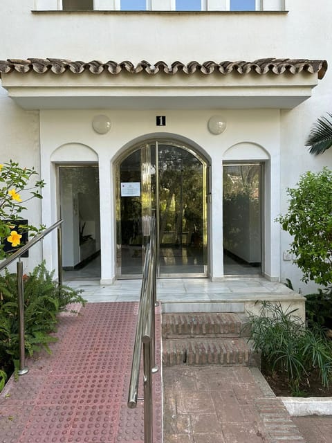 Property building, Facade/entrance