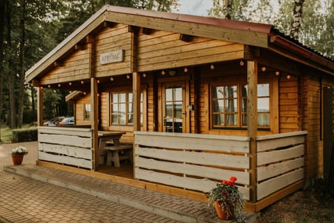 Property building, Patio, Facade/entrance