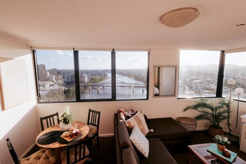Living room, Dining area, City view, City view, River view, River view