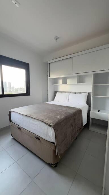 Photo of the whole room, Bedroom, wardrobe