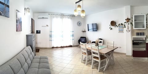 TV and multimedia, Living room, Dining area