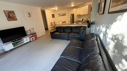 Living room, Dining area, kitchen