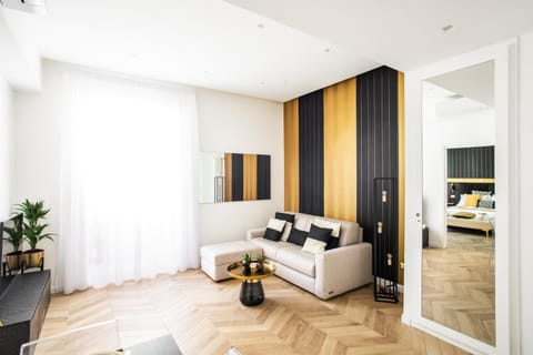 TV and multimedia, Living room, Photo of the whole room, Seating area, Evening entertainment