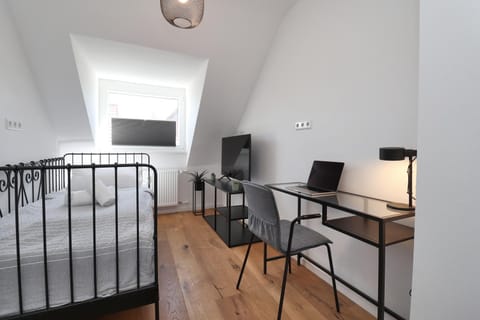 Bed, View (from property/room), Bedroom, towels