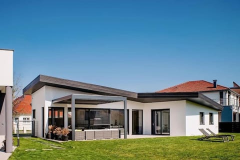 Garden, Balcony/Terrace