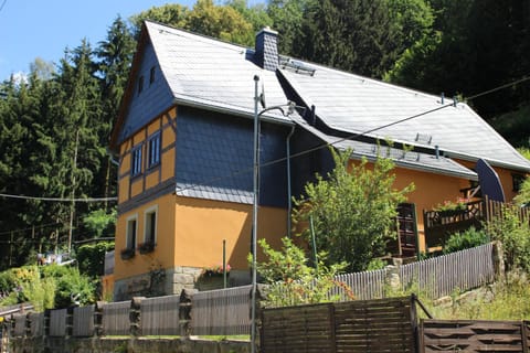 Property building, Day