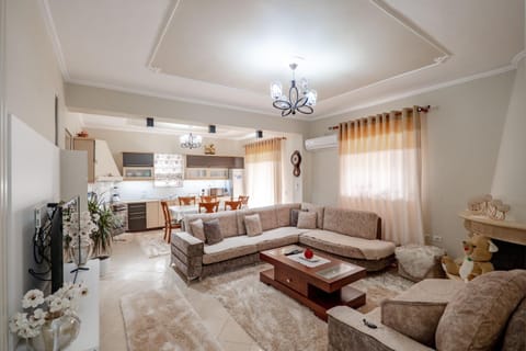 Property building, Kitchen or kitchenette, Living room