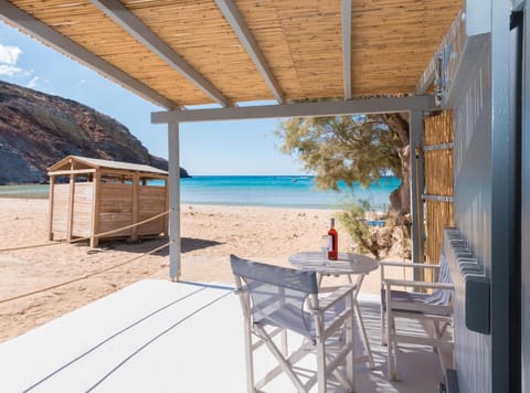 Patio, Day, Natural landscape, View (from property/room), Balcony/Terrace, Dining area, Beach, Sea view