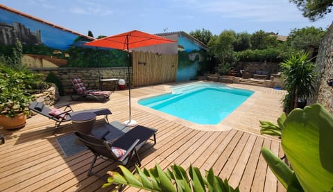 Garden view, Swimming pool, Swimming pool, sunbed