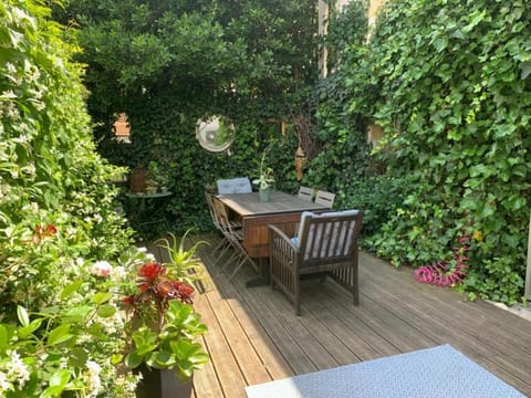 Patio, Spring, Day, Garden, Dining area, Garden view