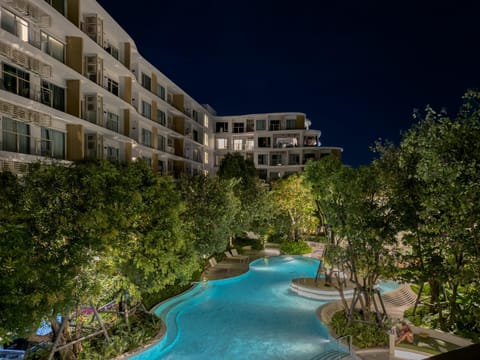Night, Garden, Garden view, Swimming pool