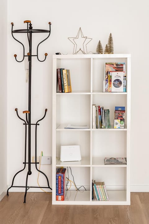 Library, Living room