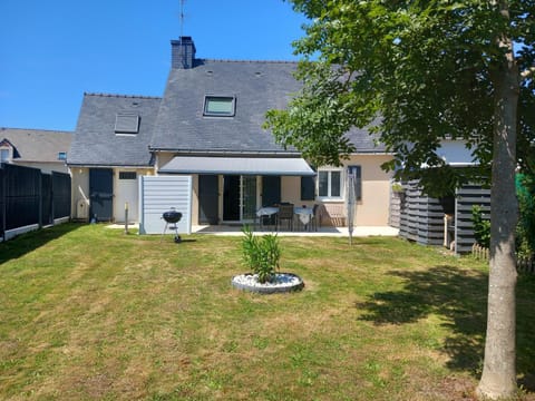 Property building, Garden, Garden view