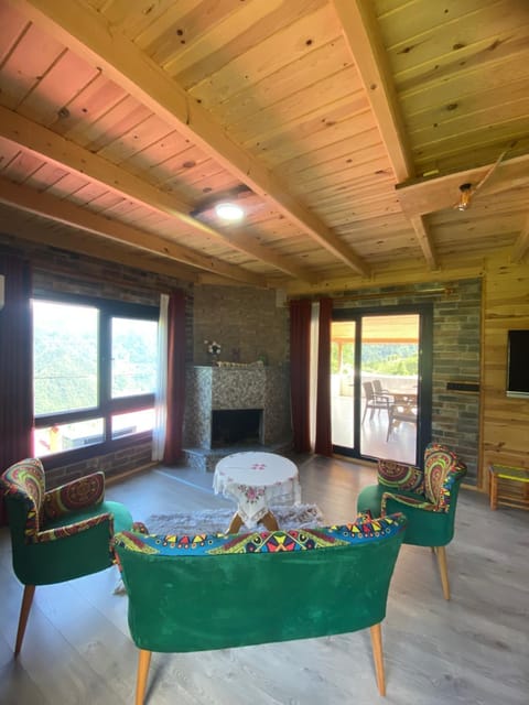 TV and multimedia, Seating area