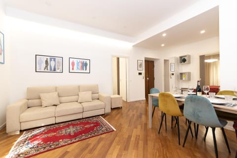 Communal lounge/ TV room, Living room, Lounge or bar, Seating area, Dining area