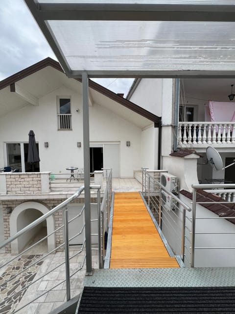 Property building, View (from property/room), Balcony/Terrace