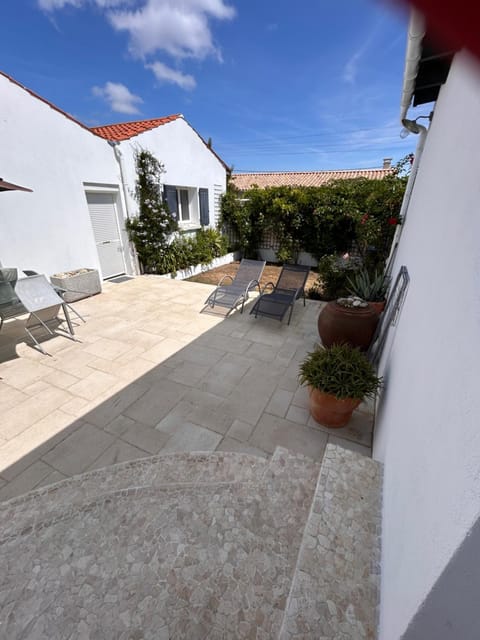 Patio, Day