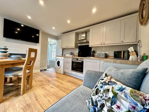 TV and multimedia, Kitchen or kitchenette, Seating area, pet friendly