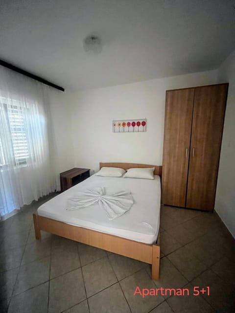 Bed, Bedroom, towels, wardrobe