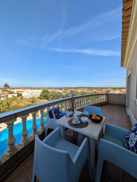 View (from property/room), Balcony/Terrace, Pool view