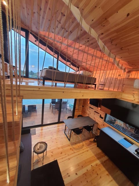 TV and multimedia, Living room, Photo of the whole room, Seating area, Dining area, Bedroom, Lake view, Lake view, Sea view, Sea view