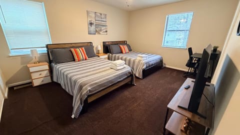 Cozy home with BBQ -5 min Braves Apartment in Smyrna