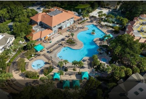 Bird's eye view, Swimming pool