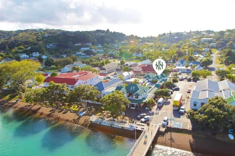 Property building, Neighbourhood, Bird's eye view, City view, Street view, Location