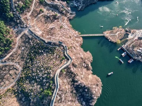 Nearby landmark, Day, Natural landscape, Bird's eye view, Lake view, River view