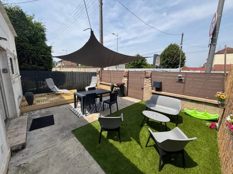 Jolie maison proche complexe sportif Wifi REMISE MC ARTHUR House in Troyes