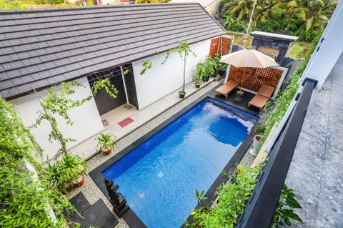 Property building, Pool view, sunbed