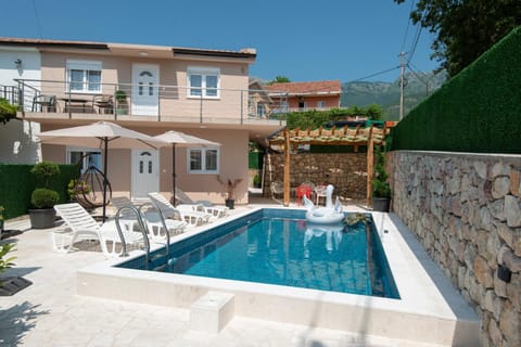 Property building, Pool view