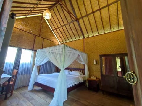 Ecolodge 1BR - JungleHavenBali Chalet in East Selemadeg