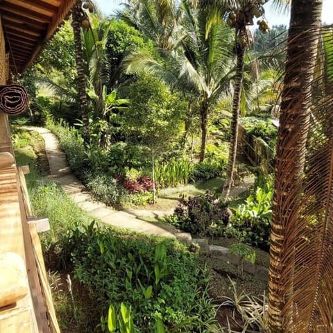 Ecolodge 1BR - JungleHavenBali Chalet in East Selemadeg
