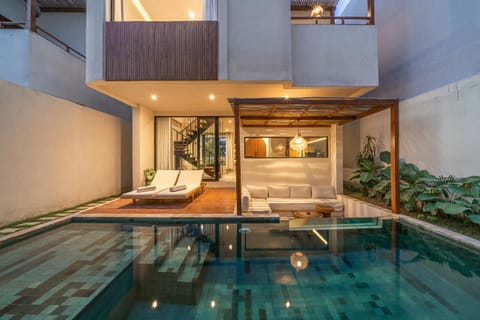 Pool view, Swimming pool, sunbed