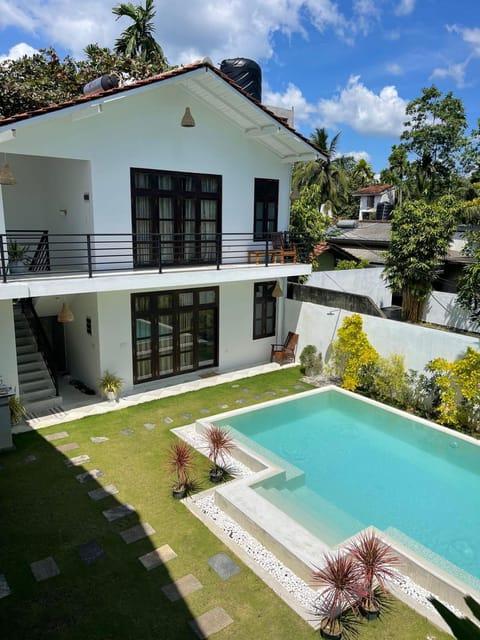 Property building, Day, Garden, Garden view, Pool view, Swimming pool, sunbed