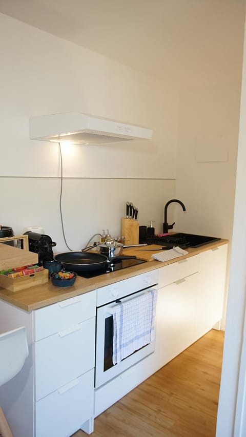 Coffee/tea facilities, kitchen