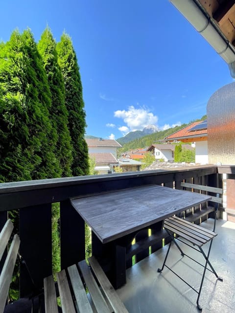 View (from property/room), Balcony/Terrace, Mountain view