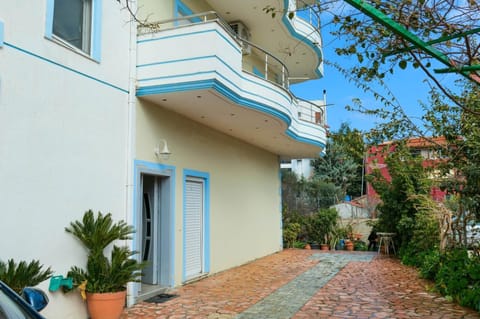 Property building, Spring, Day, View (from property/room), Balcony/Terrace