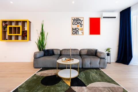 Living room, Seating area, air conditioner
