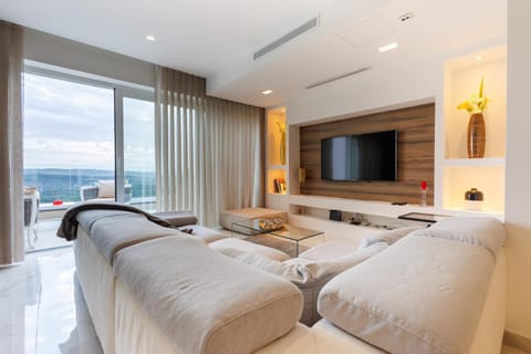 Natural landscape, TV and multimedia, View (from property/room), Balcony/Terrace, Living room, Photo of the whole room, Seating area