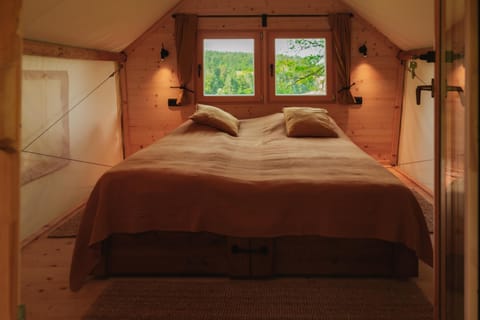 Bed, Bedroom