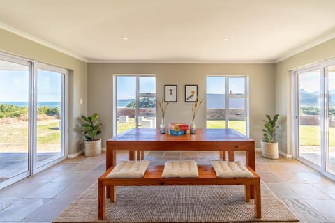 View (from property/room), Seating area, Dining area