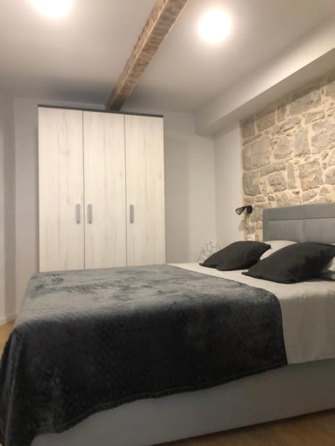 Bed, Bedroom, wardrobe