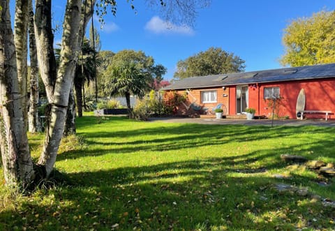 Property building, Natural landscape, Garden, Garden, View (from property/room), Autumn, Garden view, Garden view, Time of day
