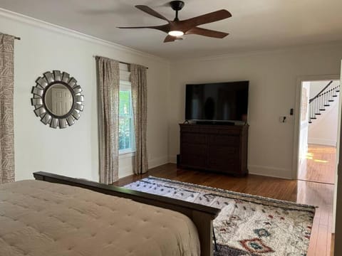 Pine Hill Estate House in Griffin