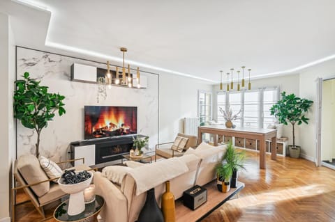 TV and multimedia, Living room, Seating area