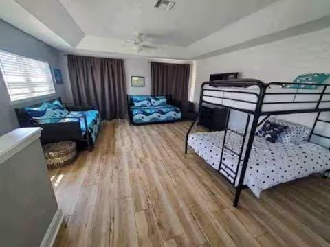 Coastal Castaway-Beach Retreat-Steps 2 Sand-Sleep 10-Pool-Hot tub House in Laguna Beach