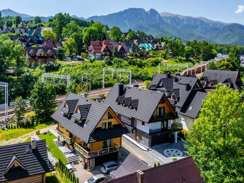 Property building, Bird's eye view, Mountain view